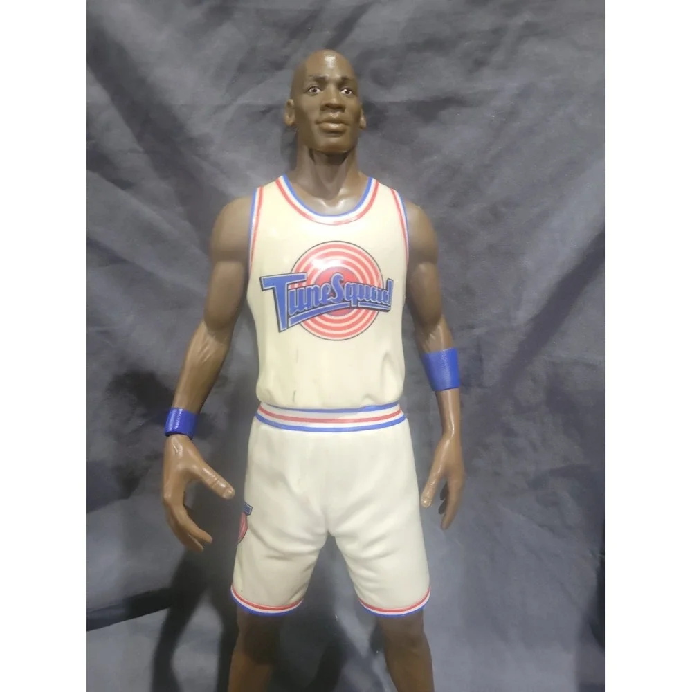 1996 Warner Bros. (WB) Space Jam - Talking Michael Jordan Basketball Figure Doll